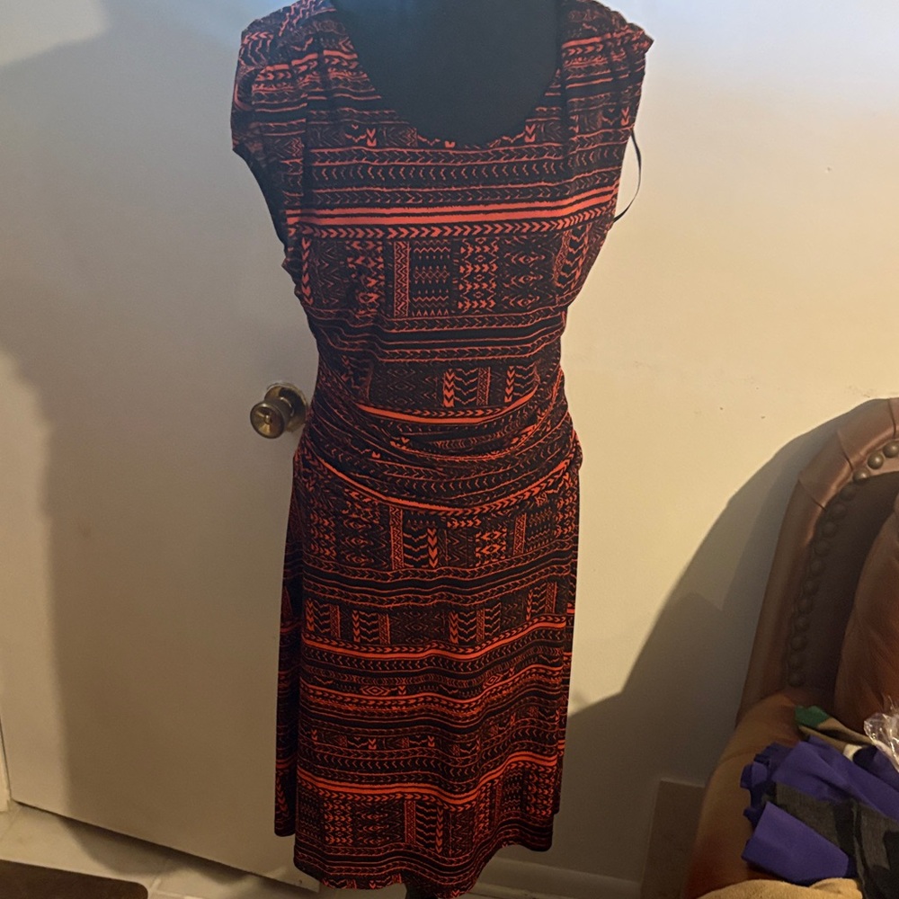 Enfocus Studio Black and Red Geometric Midi Dress